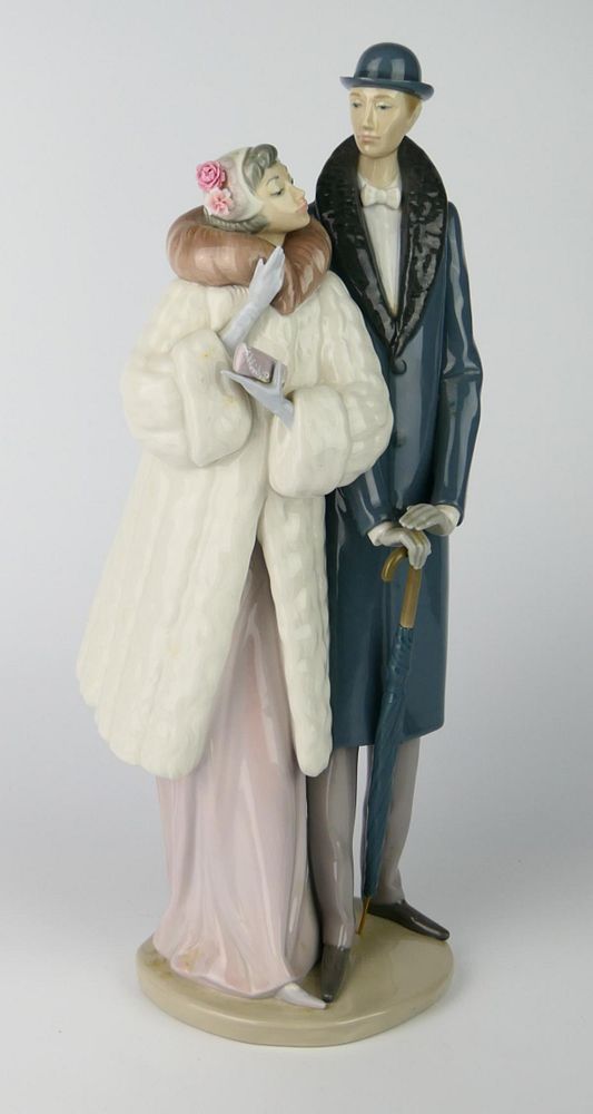 Appraisal: LLADRO ON THE TOWN PORCELAIN FIGURE LLADRO ON THE TOWN