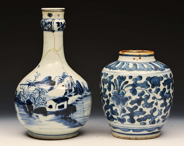 Appraisal: A CHINESE BLUE AND WHITE PORCELAIN BOTTLE VASE with landscape