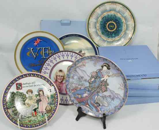 Appraisal: Collector Plates Wedgwood Boxed depicting VE Day th Anniversary -