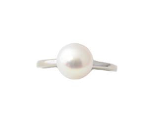 Appraisal: Ladies k White Gold Solitaire Pearl Ring Ladies modern k