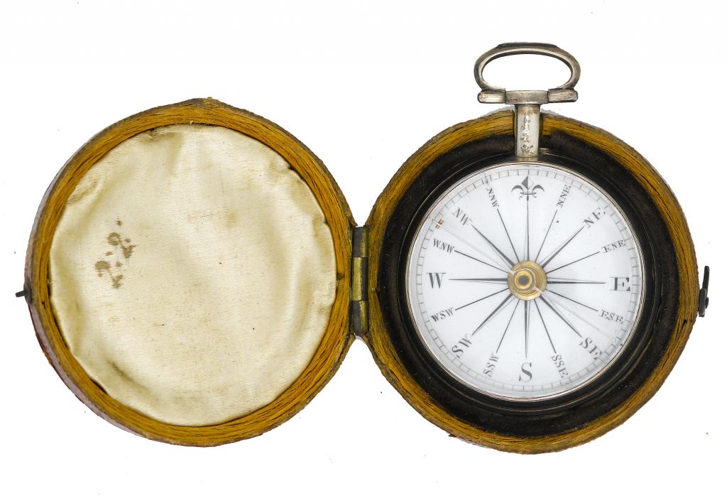 Appraisal: A GEORGE III SILVER POCKET COMPASS of watchcase form with