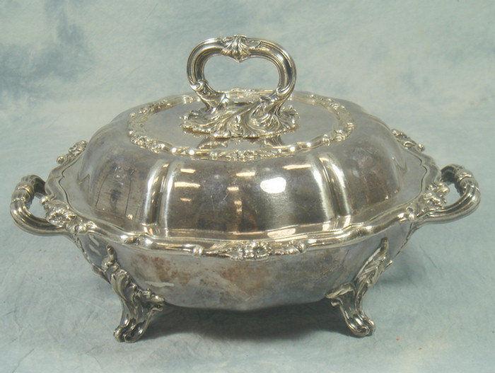 Appraisal: Round Sheffield plated silver serving dish with warming reservoir by