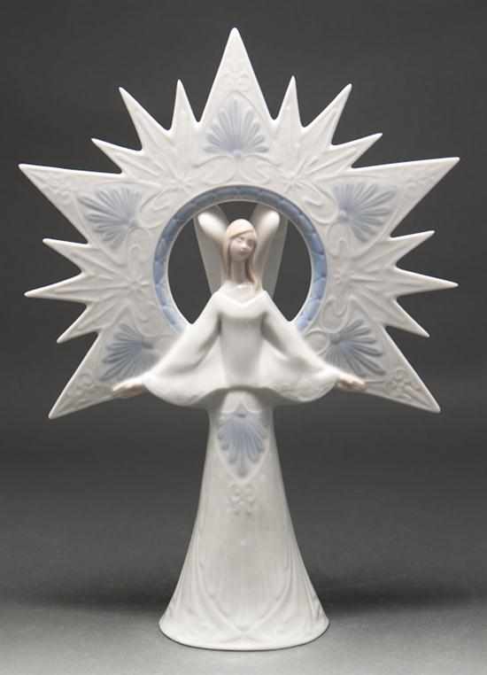 Appraisal: Lladro porcelain Angel of Light Christmas tree topper blue stamp