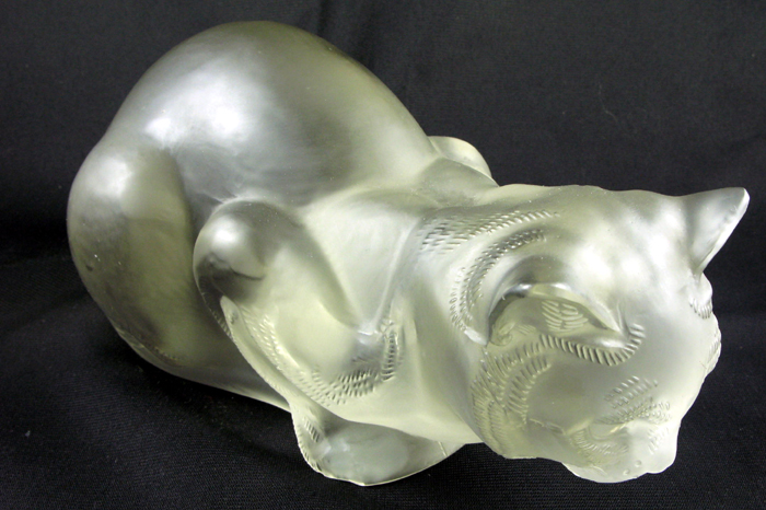 Appraisal: RENE LALIQUE CRYSTAL CAT CHAT COUCHE in crouched position gray