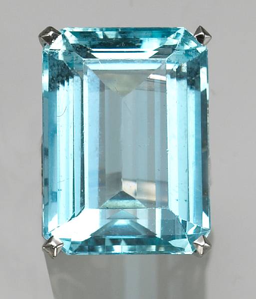 Appraisal: An aquamarine and k white gold ring aquamarine weighing an