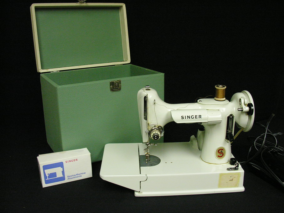 Appraisal: SINGER K WHITE FEATHER WEIGHT SEWING MACHINE Series No -