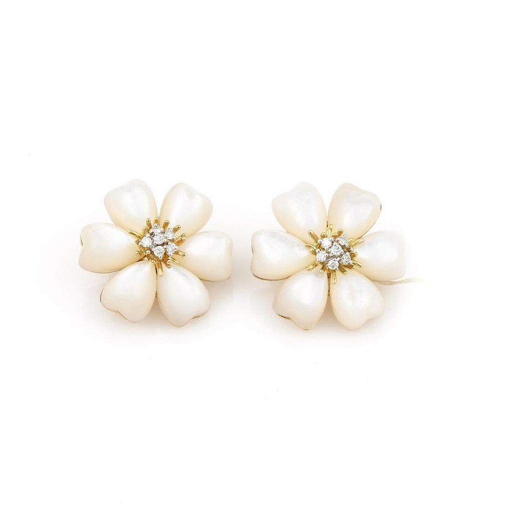 Appraisal: Kt Yellow Gold Mother Of Pearl Flower Earrings Kt Yellow