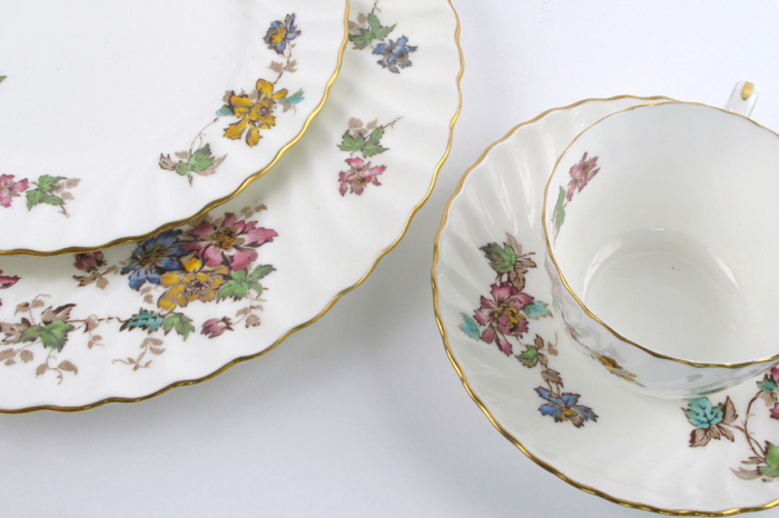 Appraisal: ENGLISH MINTON FINE CHINA SET pieces in the Vermont pattern