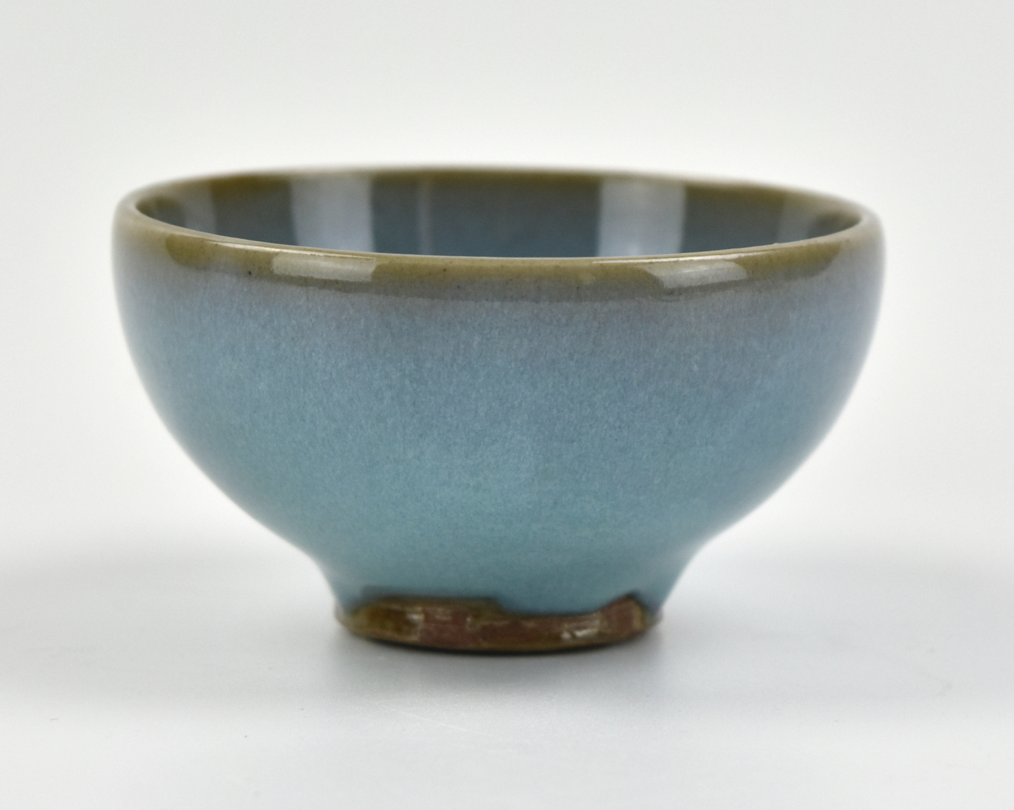 Appraisal: A Chinese Jin Dynasty ceramic cup of inverted dome form