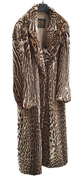 Appraisal: AN OCELOT COAT BY OLIVER FURS Labelled 'Oliver Furs Canada'