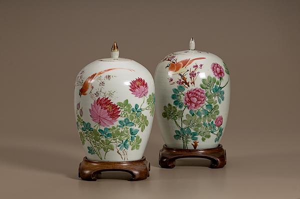 Appraisal: FAMILLE VERTE PORCELAIN GINGER JARS Chinese th century A pair