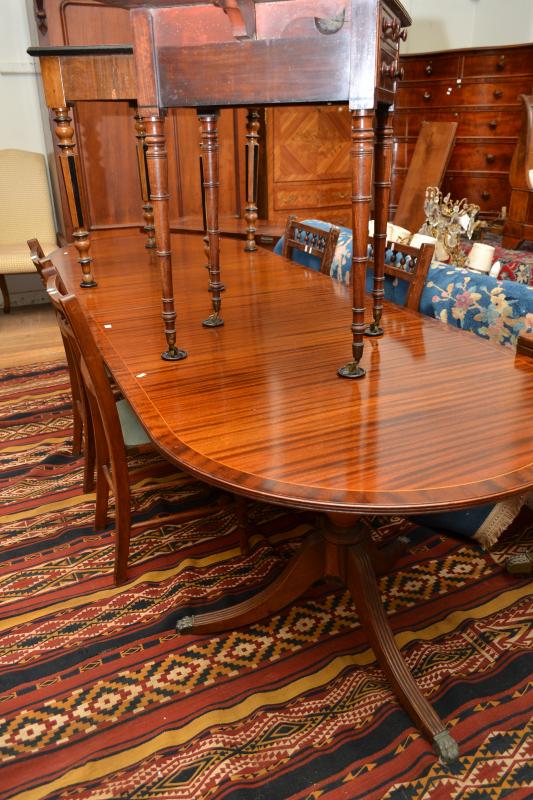 Appraisal: REGENCY STYLE EXTENSION DINING TABLE REGENCY STYLE EXTENSION DINING TABLE