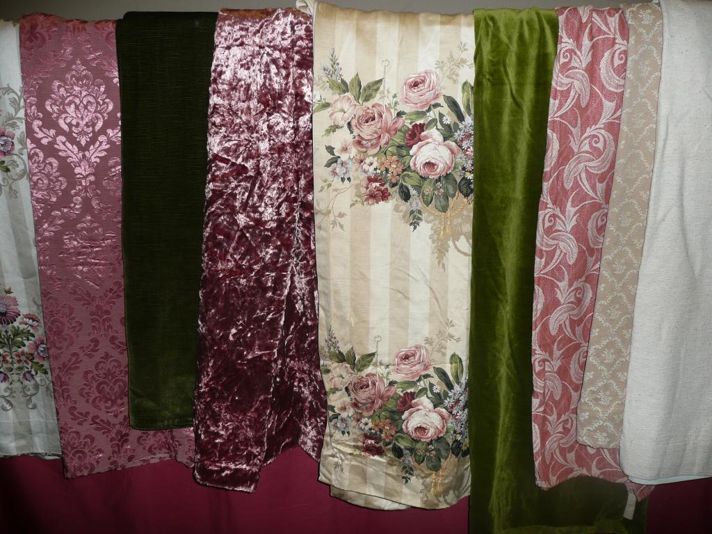 Appraisal: A quantity of curtains including triples pairs singles in varying