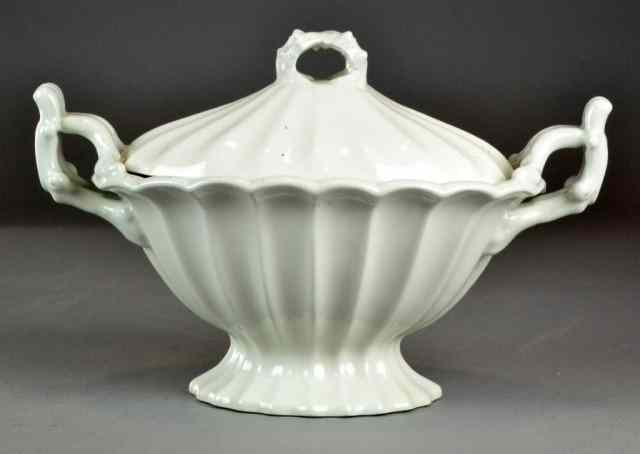 Appraisal: Red Cliff Ironstone Soup TureenVery nice white soup tureen with