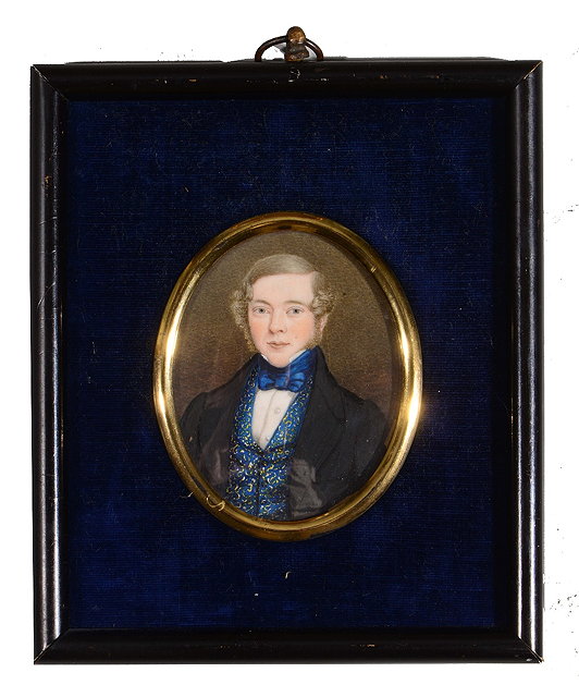 Appraisal: ENGLISH SCHOOL TH CENTURY A miniature oval portrait of a