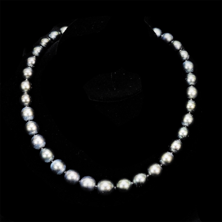 Appraisal: K GOLD DIAMOND BLACK PEARL NECKLACE K White gold closure