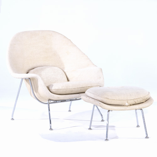 Appraisal: EERO SAARINEN KNOLL Early Womb chair and ottoman upholstered in