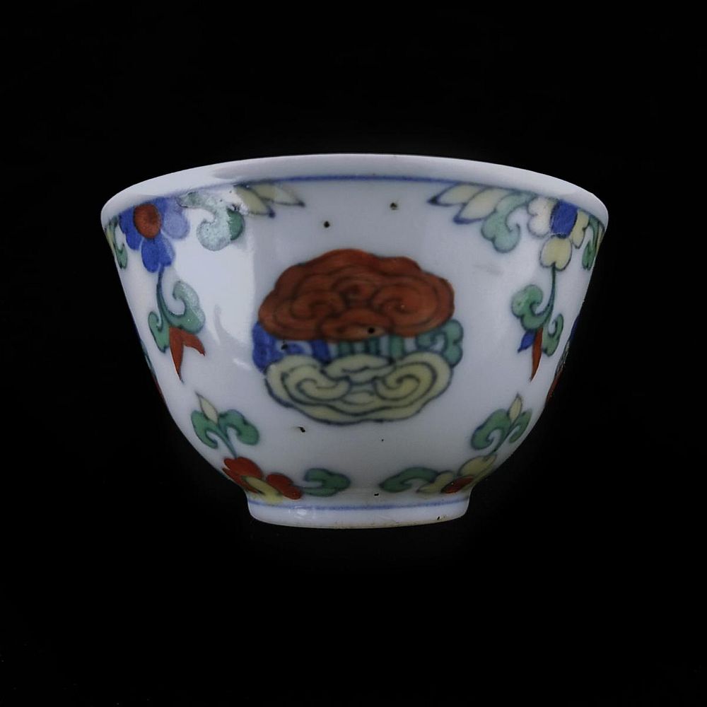 Appraisal: CHINESE DUCAI PORCELAIN LINGZHI FUNGUS WINE CUP Chinese hand painted