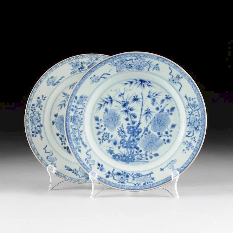 Appraisal: A PAIR OF ANTIQUE CHINESE BLUE AND WHITE ENAMELED PORCELAIN