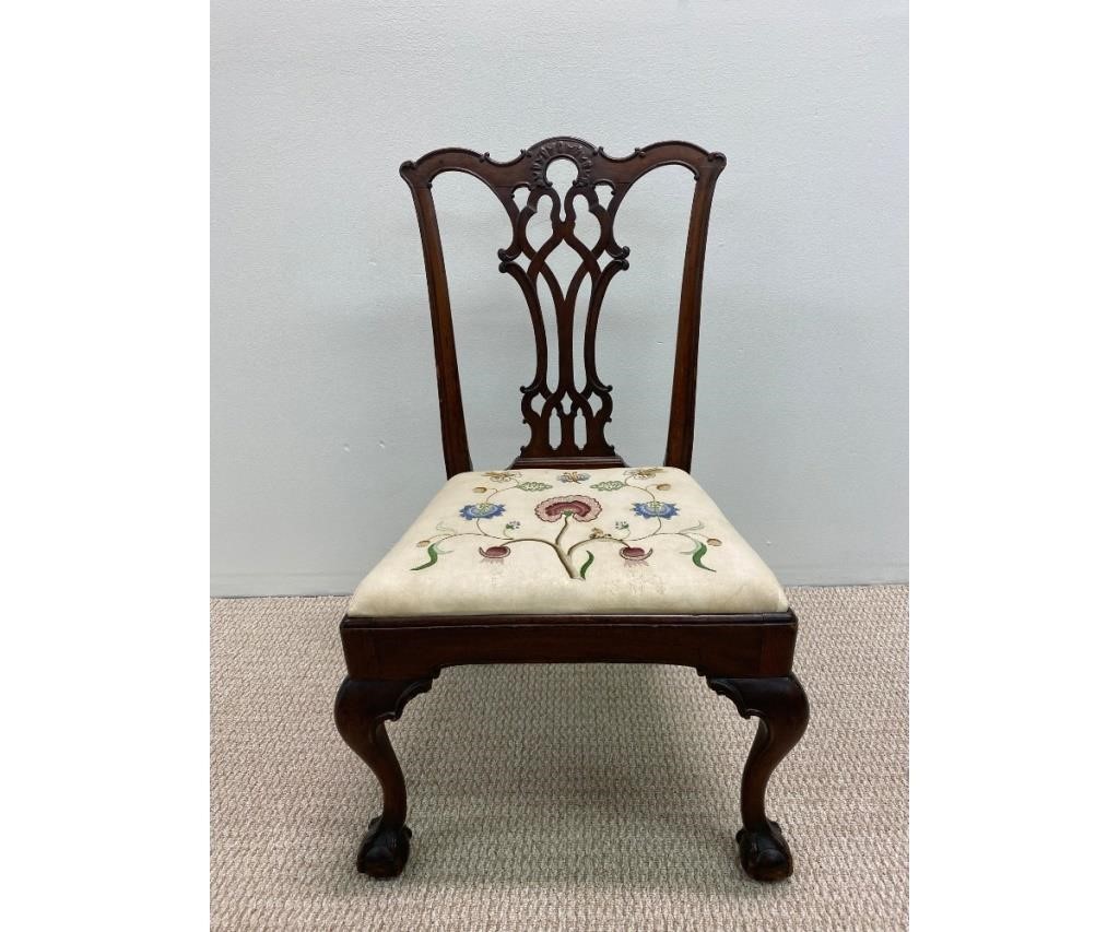 Appraisal: Fine Philadelphia Chippendale mahogany side chair circa with carved crest