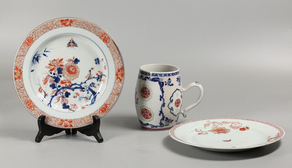 Appraisal: Chinese export porcelain wares possibly th th c two plates