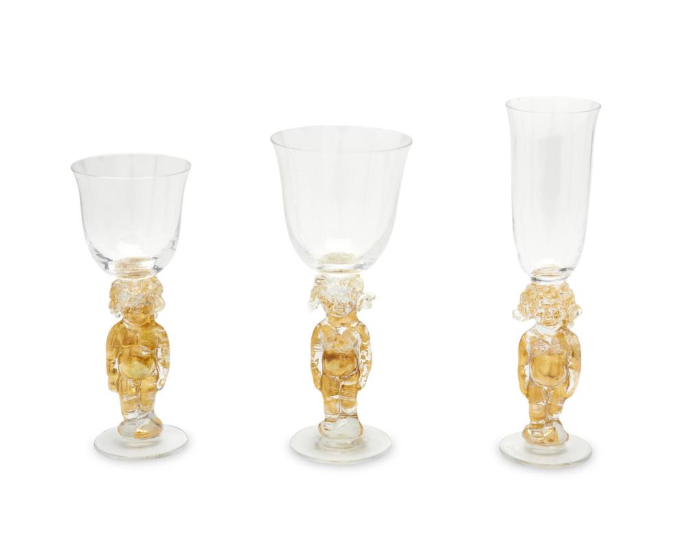 Appraisal: A set of Tony Davlin art glass stemware Each signed