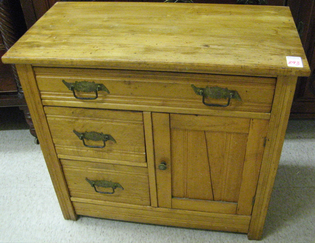 Appraisal: VICTORIAN MAPLE COMMODE American late th century the front displaying