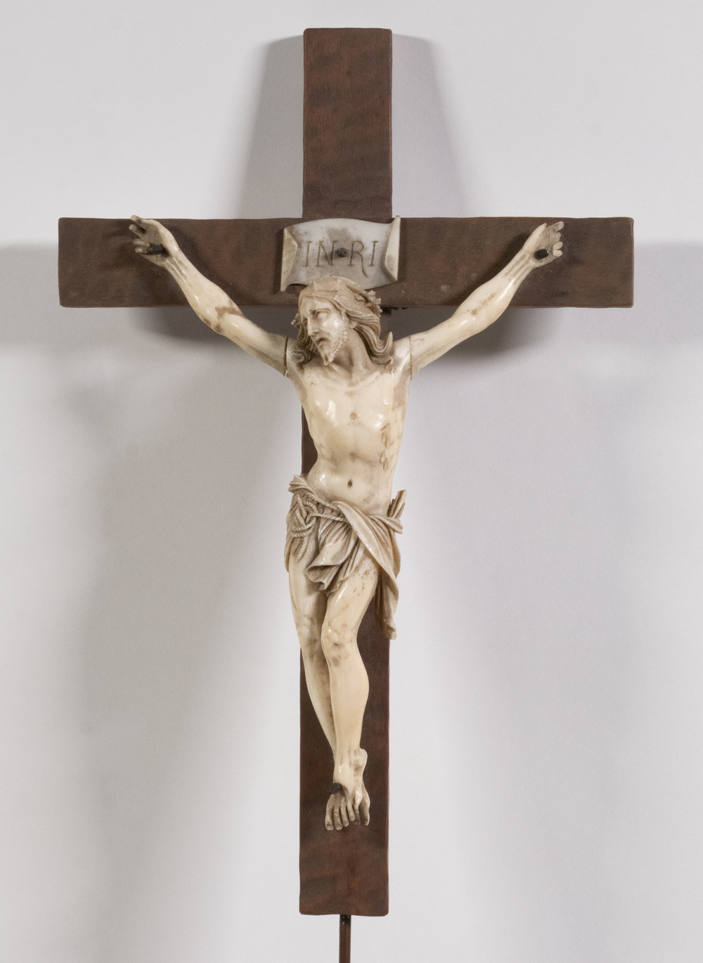 Appraisal: TH C CONTINENTAL IVORY CRUCIFIX Christ in Agony on the