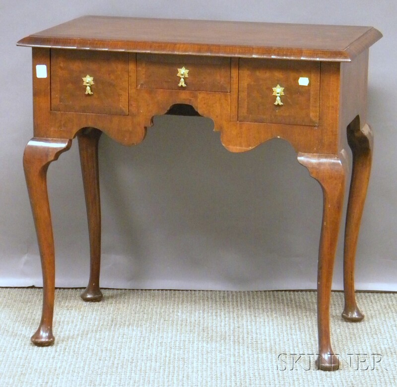 Appraisal: Queen Anne-style Walnut and Burl Veneer Dressing Table