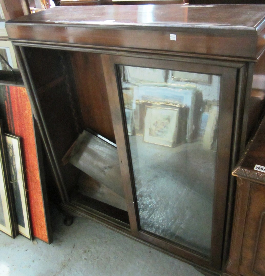 Appraisal: A th century mahogany two door bookcase