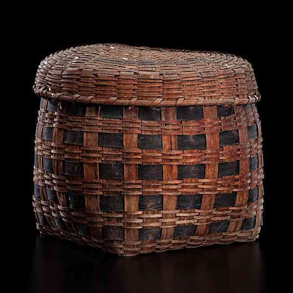 Appraisal: Northeastern Split Ash Basket large rectangular body made of narrow