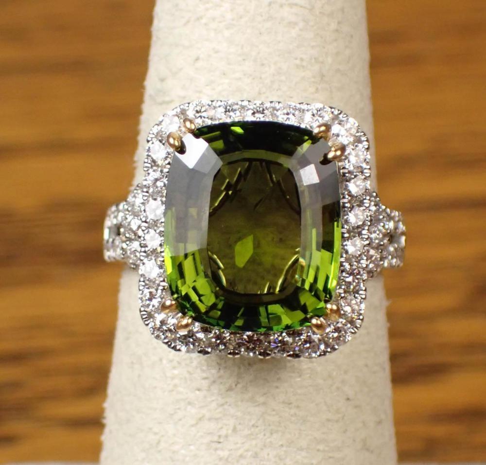 Appraisal: GREEN TOURMALINE DIAMOND AND EIGHTEEN KARAT GOLD RING The k