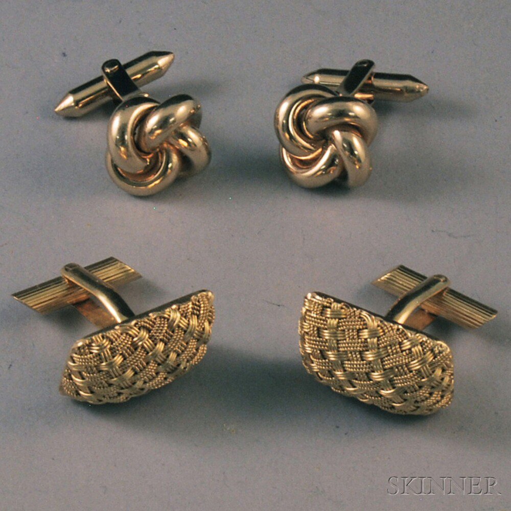 Appraisal: Two Pairs of kt Gold Cuff Links one knot-form and