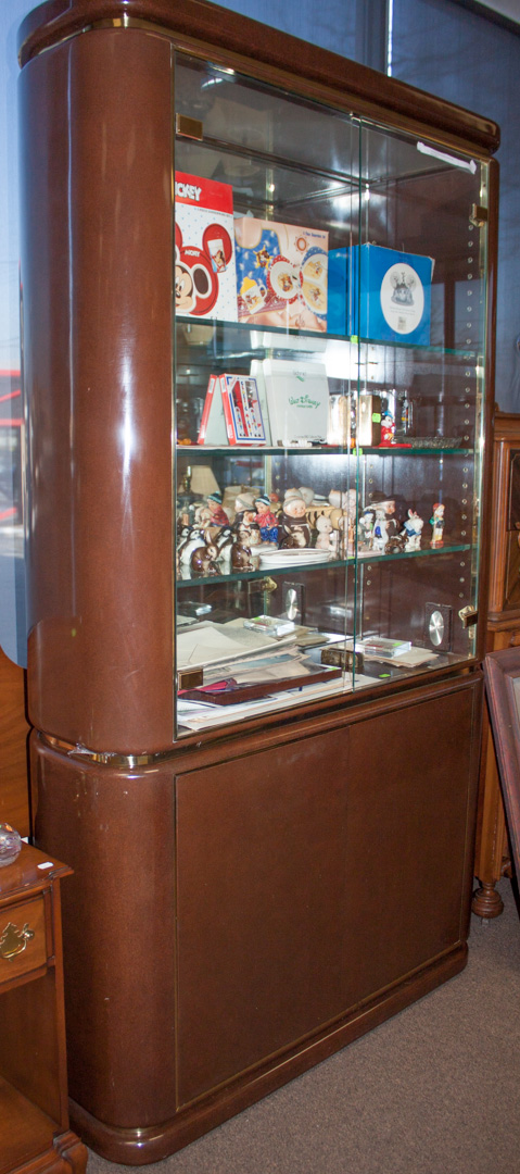 Appraisal: Contemporary display cabinet