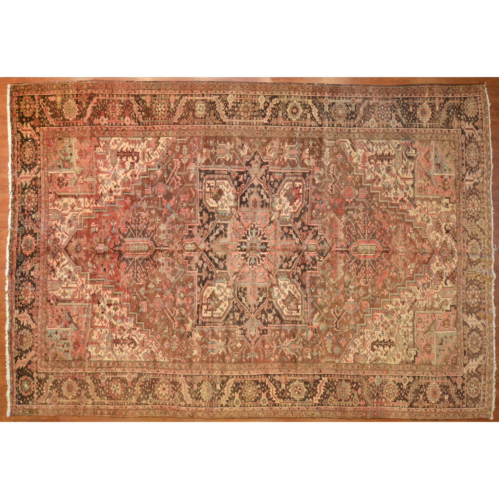 Appraisal: SEMI-ANTIQUE HERIZ CARPET PERSIA X Second quarter- th century hand-knotted