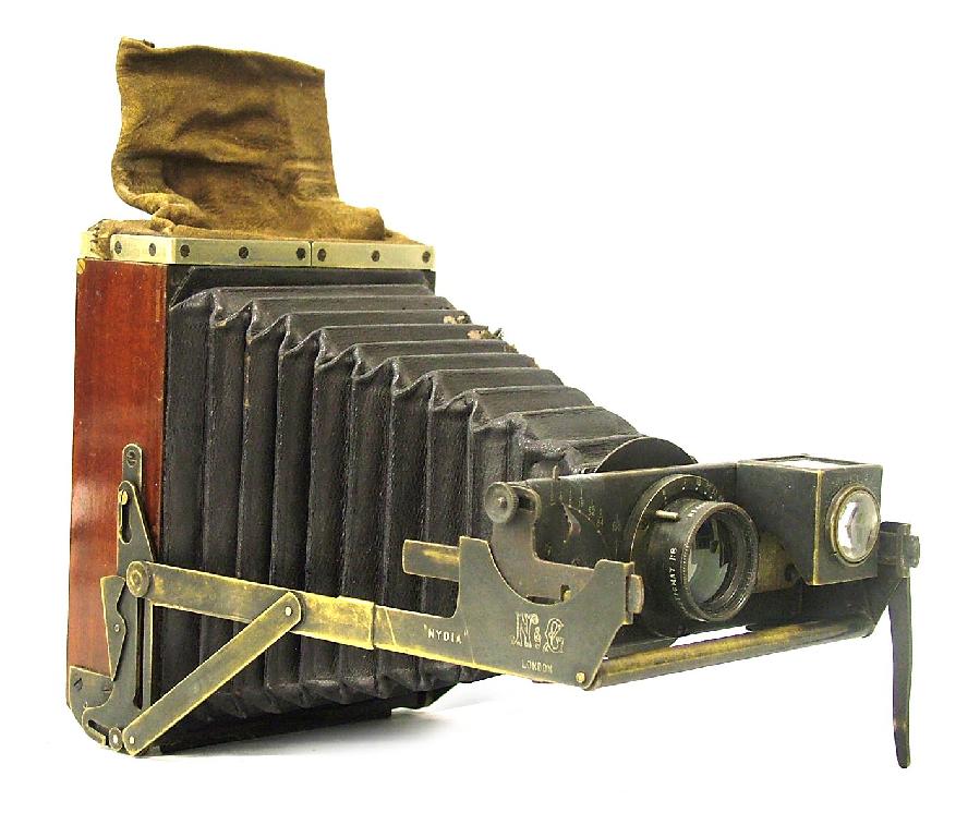 Appraisal: Newman Guardia 'Nydia' magazine plate camera with tapering bellows and