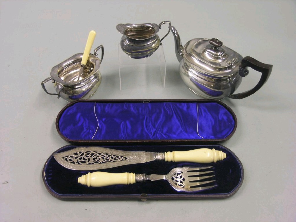 Appraisal: A pair of late Victorian silver plated fish servers with