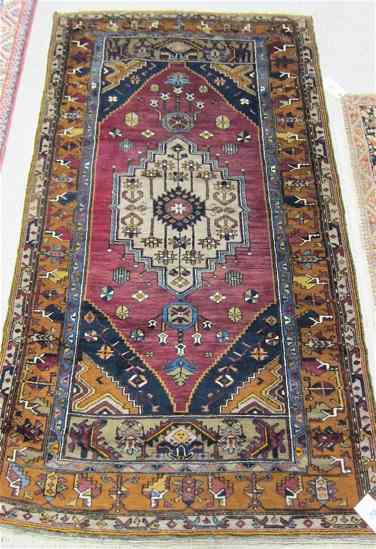 Appraisal: PERSIAN AREA RUG Zanjan tribal Zanjan Province northwestern Iran central