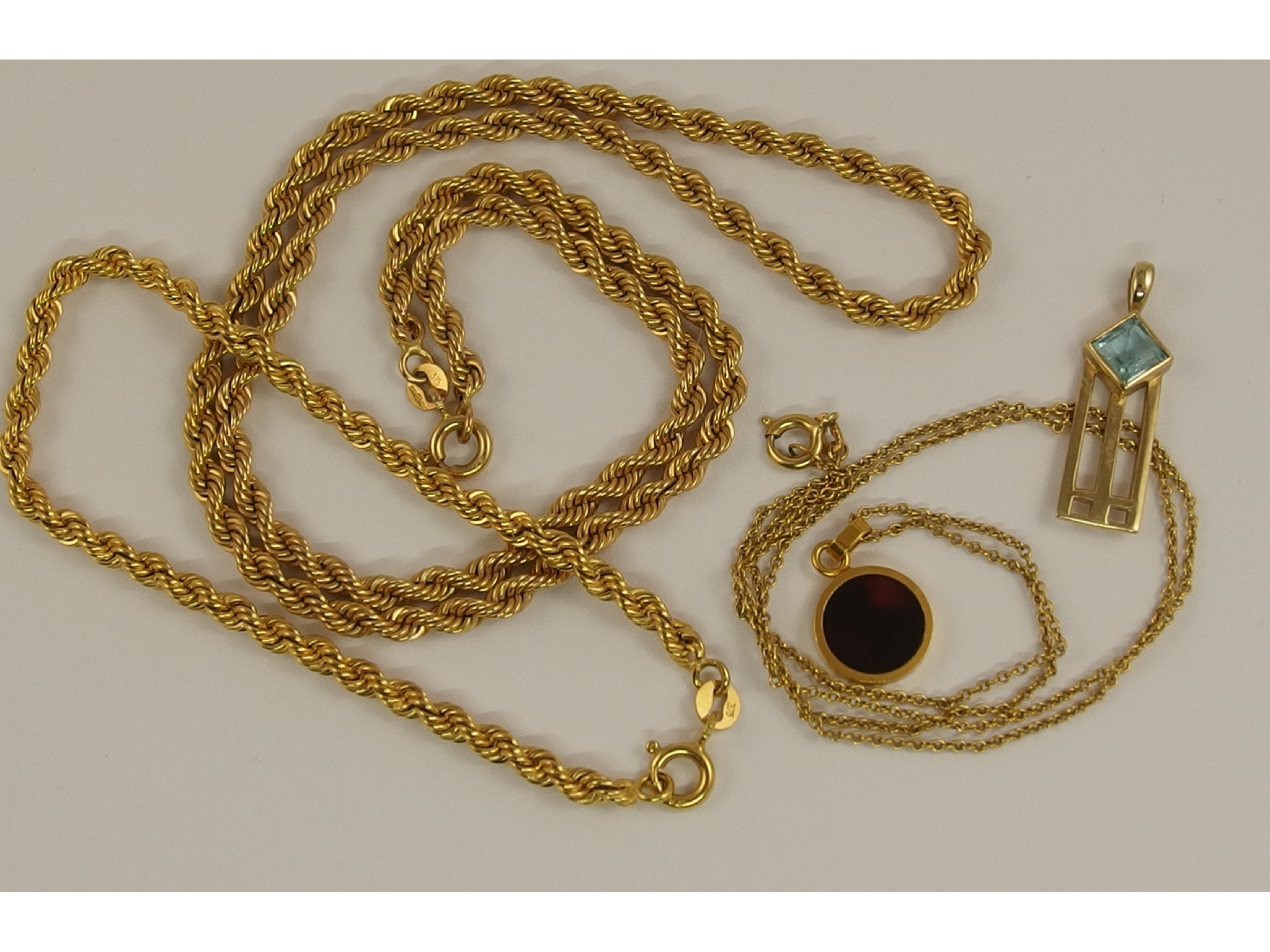 Appraisal: A ct rope chain necklace and bracelet and other items