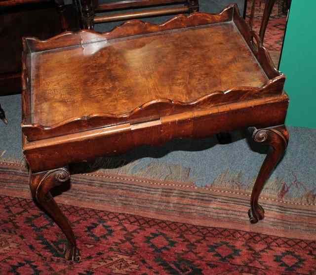 Appraisal: AN TH CENTURY STYLE WALNUT VENEERED RECTANGULAR BUTLER'S TABLE with