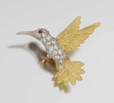 Appraisal: A Hummingbird k Gold and Diamond Brooch k yellow and