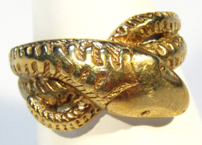 Appraisal: A crossover serpent ring yellow metal marked size S-T g