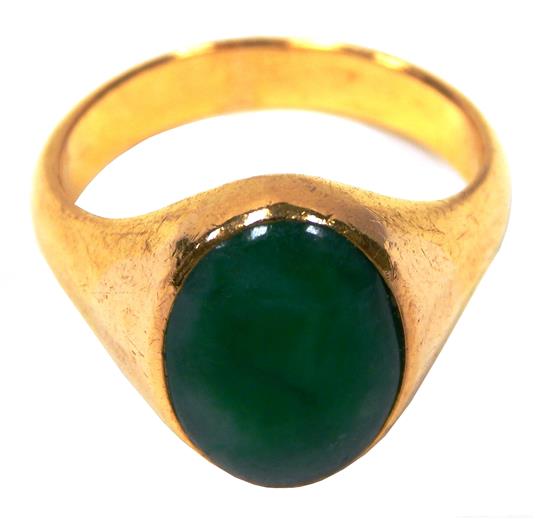 Appraisal: JEWELRY Jade ring tested K yellow gold set with one