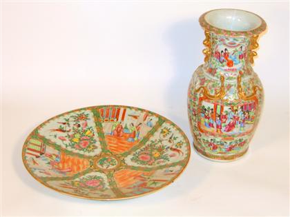 Appraisal: Large Rose medallion charger and vase th century The charger