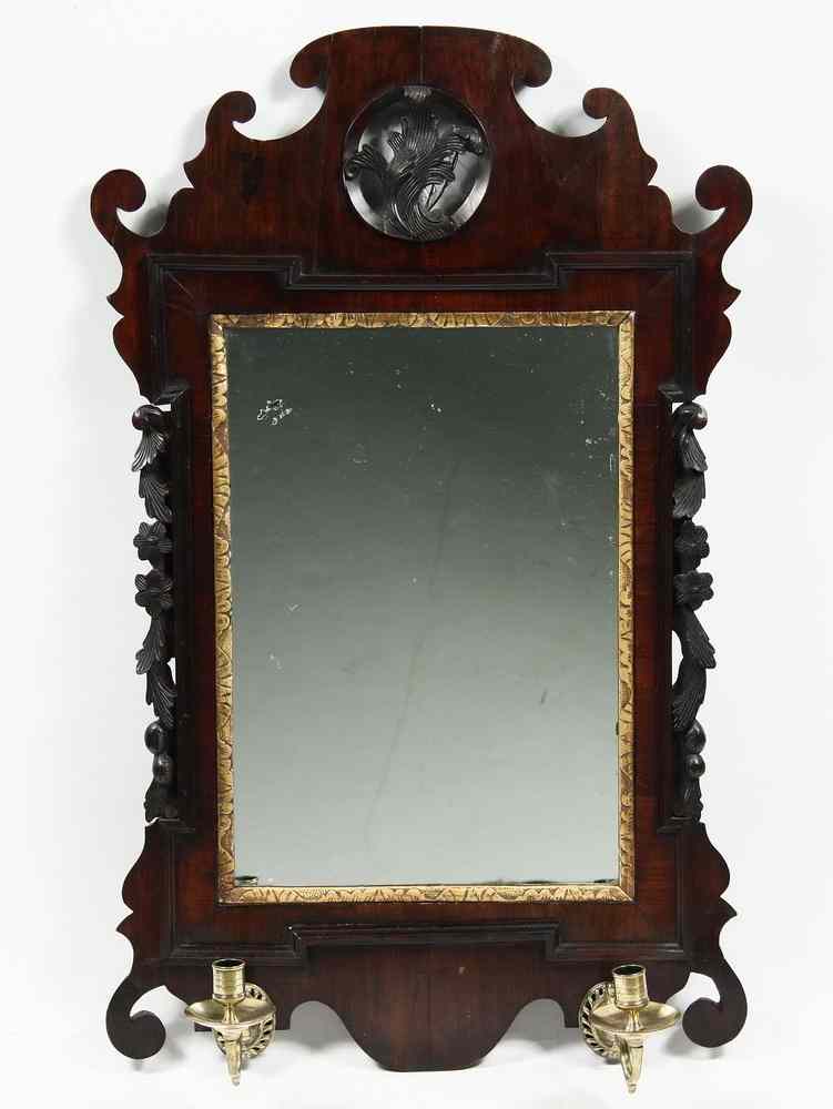 Appraisal: MIRROR - English Chippendale period wall mirror shaped crest with