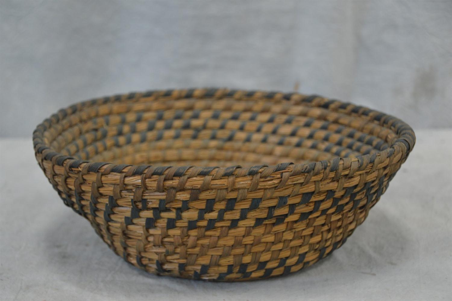 Appraisal: Rye straw basket with green splints dia x h RCA