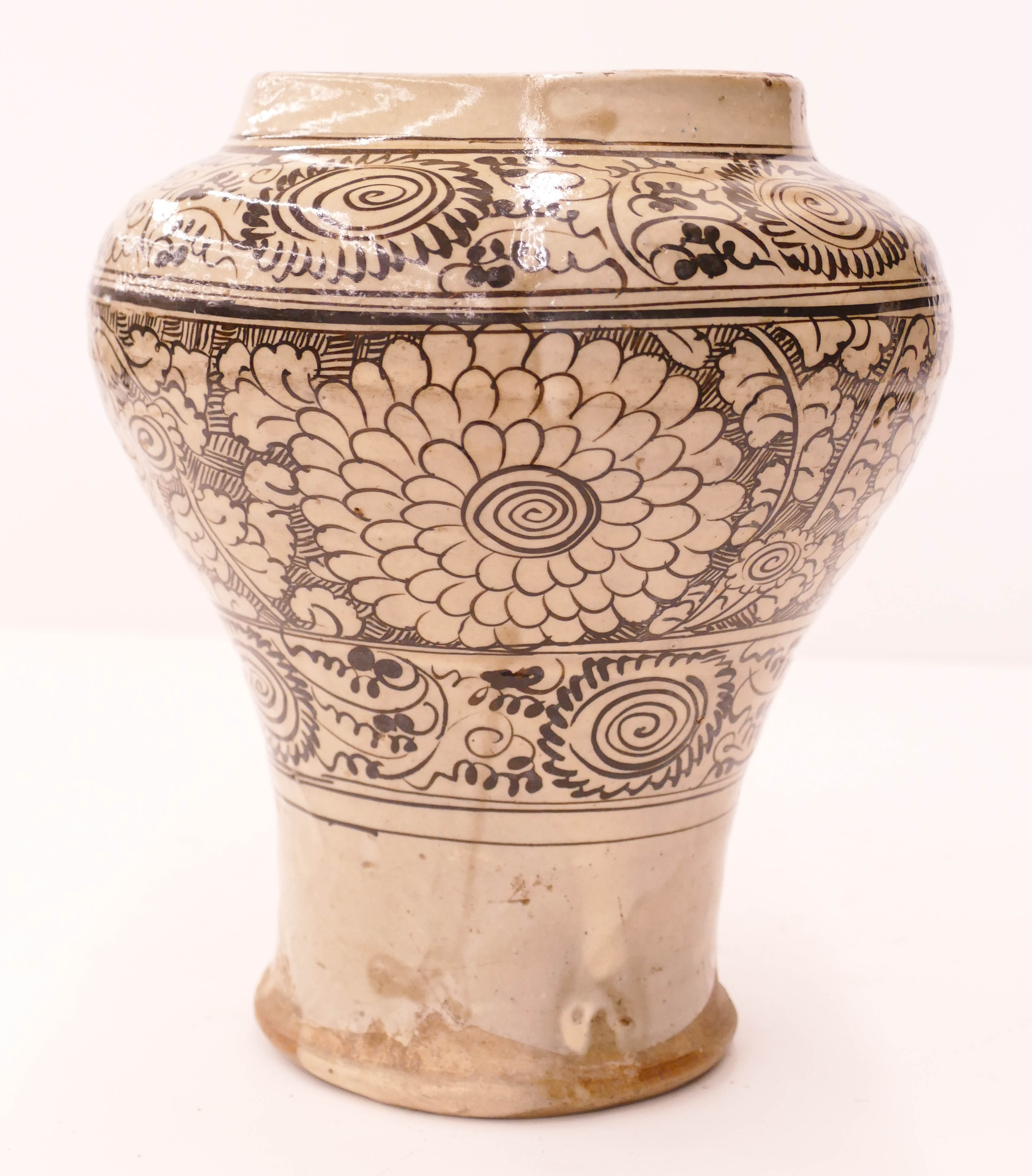 Appraisal: Chinese Yuan Cizhou Floral Decorated Jar ''x '' High shouldered