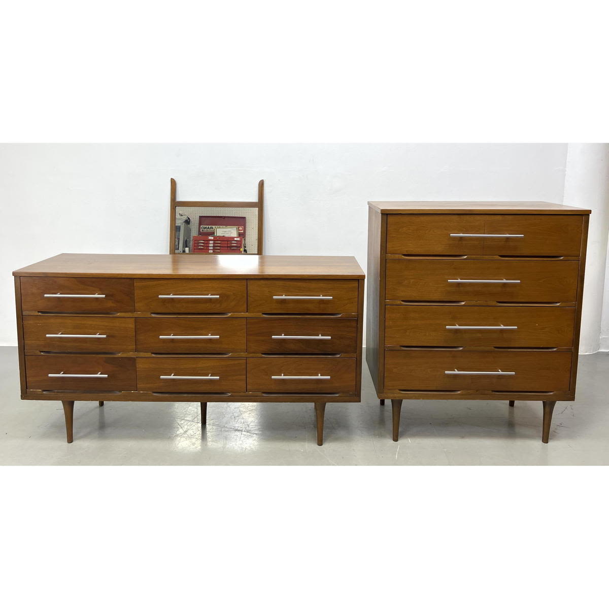 Appraisal: pc Mid Century Modern Bedroom Set Tall Chest low Dresser