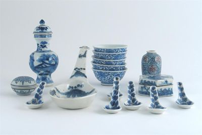 Appraisal: A Chinese blue and white miniature ovoid vase and cover