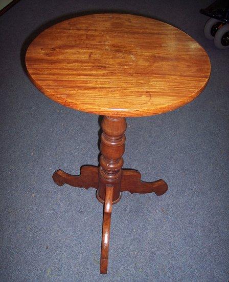 Appraisal: Sale AmendmentA satinwood tripod table the circular top on a